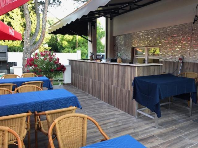 Admiralitás Kitchen&Restaurant Panzió Leányfalu Kültér fotó