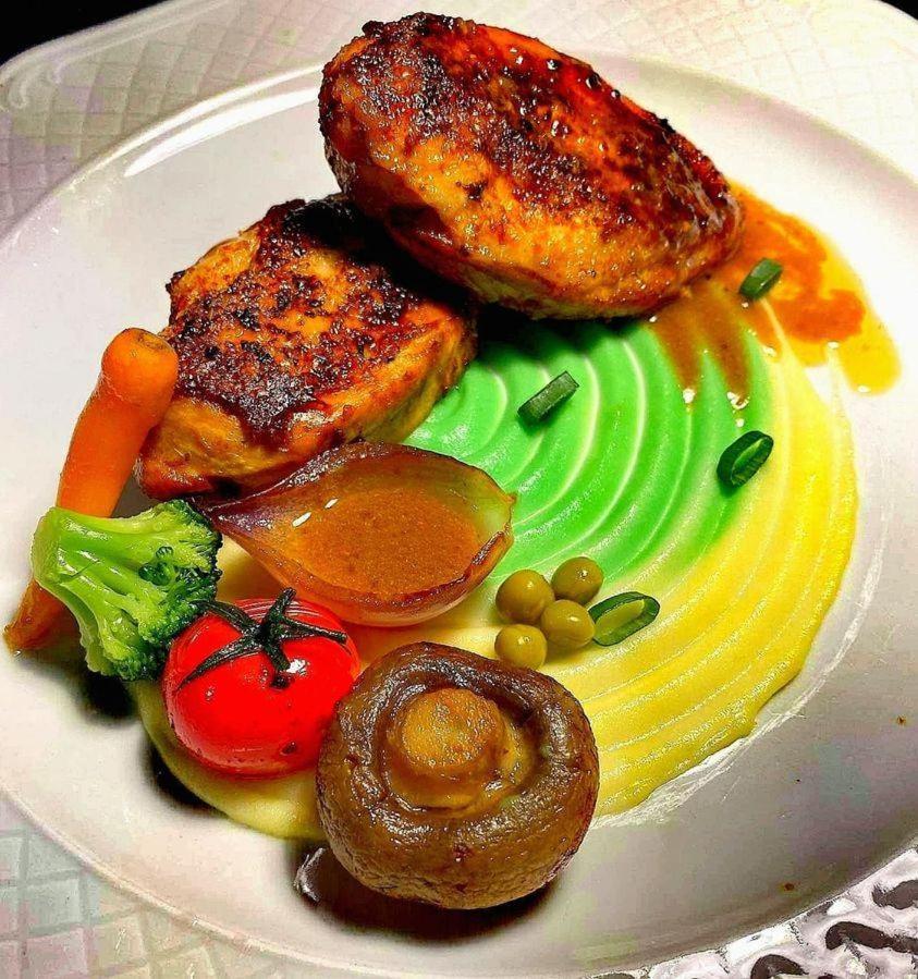 Admiralitás Kitchen&Restaurant Panzió Leányfalu Kültér fotó